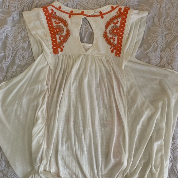 Top - Picture 2 of 3